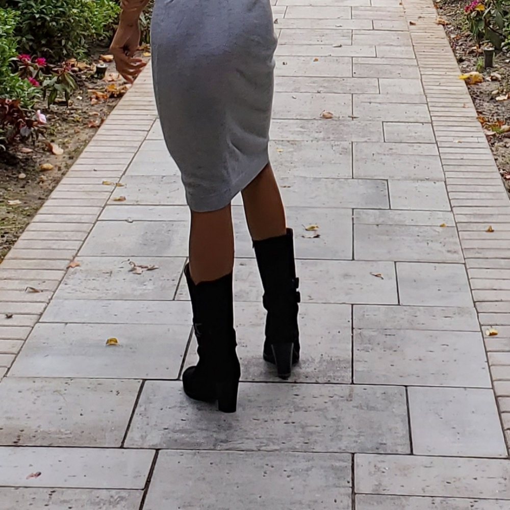 The flexx mid ankle heeled boots with faux fur